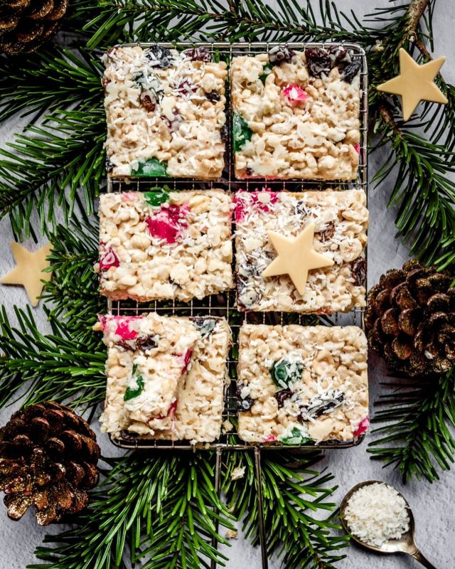 Dreaming of a White Christmas. 🎵 🎄 
Have you tried “White Christmas” slice?  In Australia this is a must have holiday treat that we used to make as kids every Christmas. 

So very simple, it is just a mixture of @kelloggs.uki Rice Crispies, mixed with desiccated coconut, red and green glacé cherries, saltanas and then set using powdered sugar and melted white chocolate and @copha. 

Here I made a vegan version using @moo_free_chocolates white chocolate. 

#whitechocolate #veganwhitechocolate #christmas #veganuk #veganrecipe #christmasfoodideas #kellogsricecrispies #moofreechocolate #kidsrecipes #holidaycooking #happyholidayseason